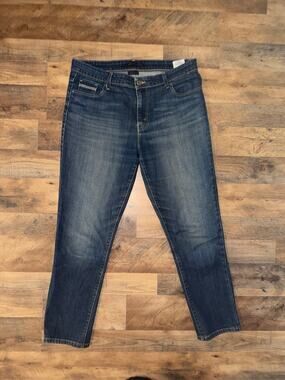 Levi’s women’s classic mid rise skiing blue jeans